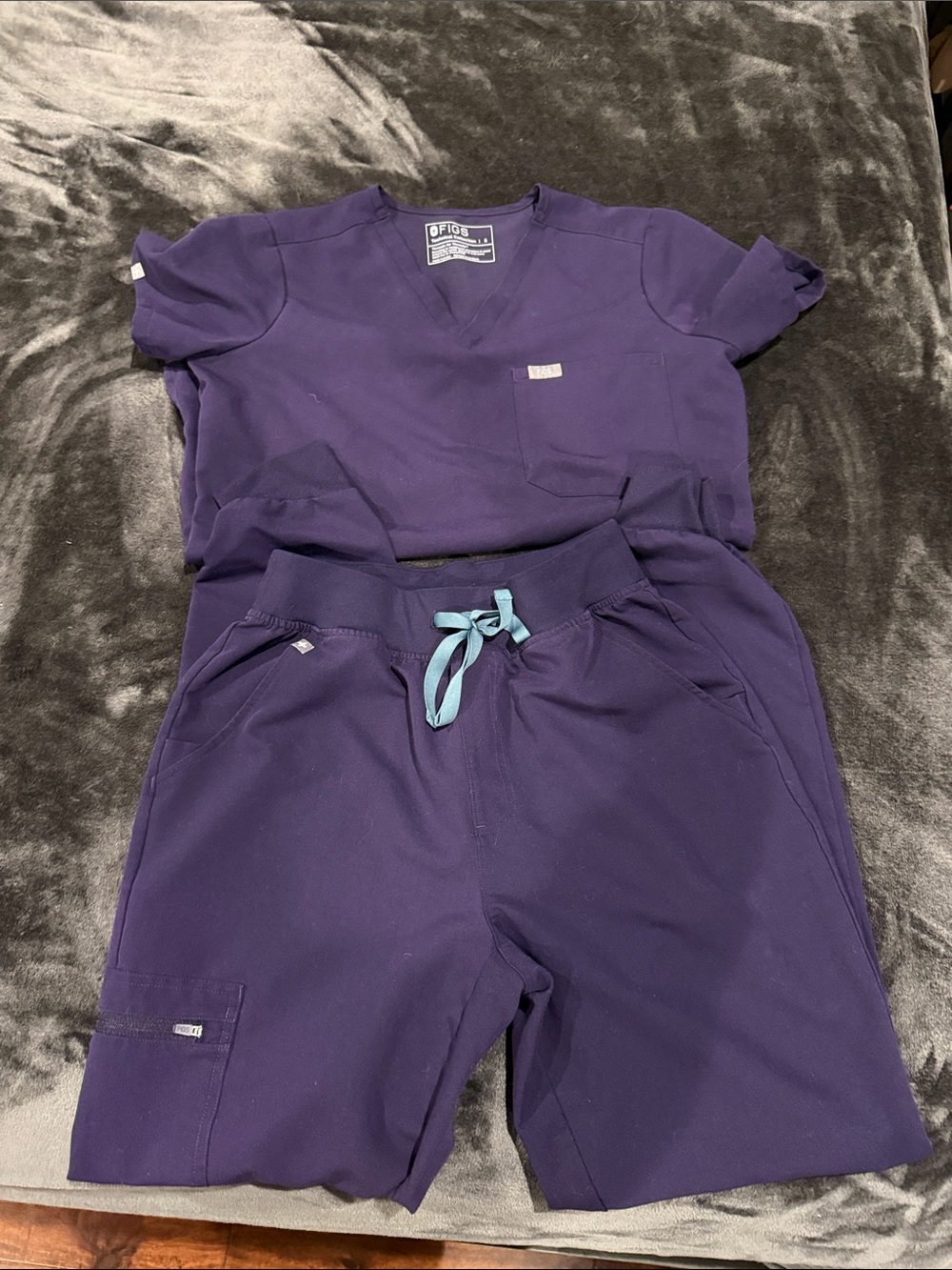 Figs Deep Purple Catarina Scrub Top S and Highrise Zamora Jogger ST